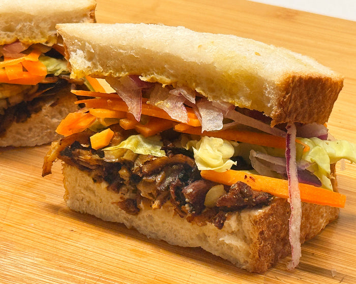 Knusprige BBQ Pulled Austernpilz-Sandwiches